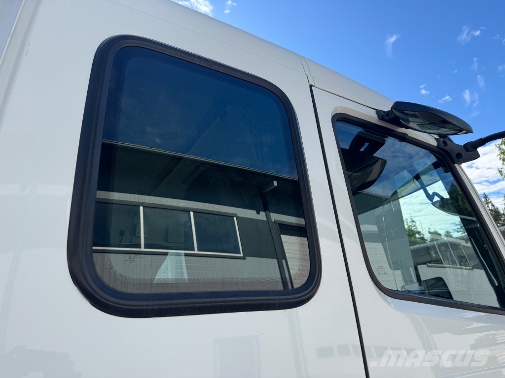 Volvo FM 370 6x2/4-4900 Nosturiauto Truck mounted cranes