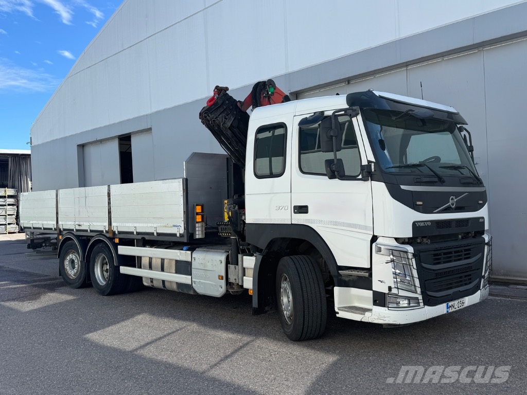 Volvo FM 370 6x2/4-4900 Nosturiauto Truck mounted cranes