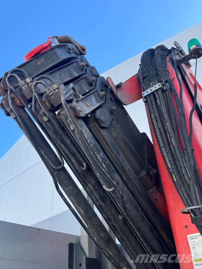 Volvo FM 370 6x2/4-4900 Nosturiauto Truck mounted cranes