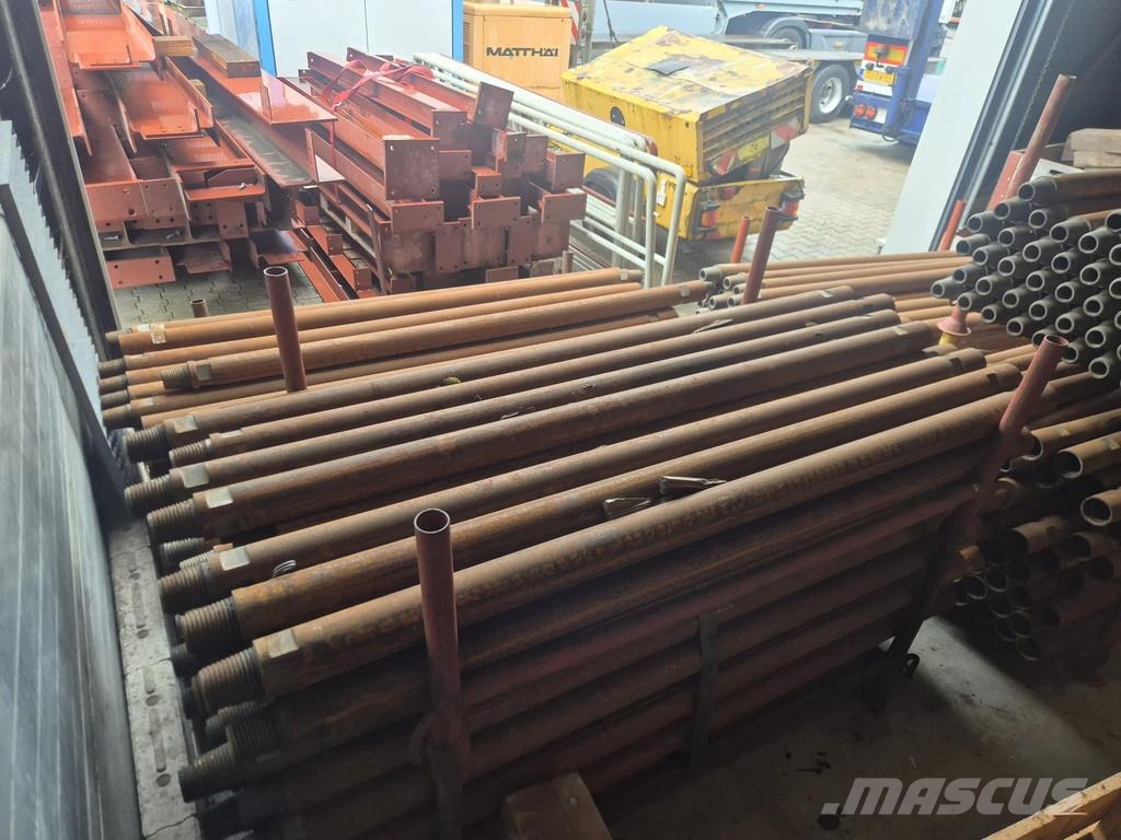 Diversen Boorstangen (drill parts). Muut koneet