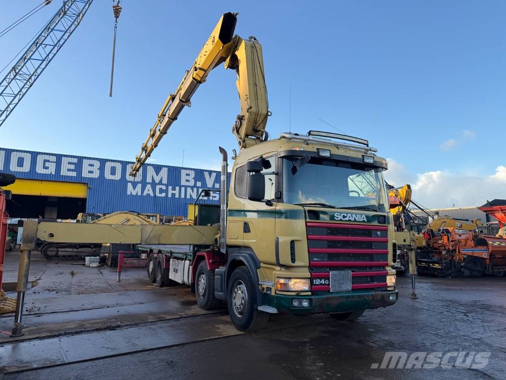 Scania R124 G HIAB 700E-8 + jib Vlakke laadvloer met kraan
