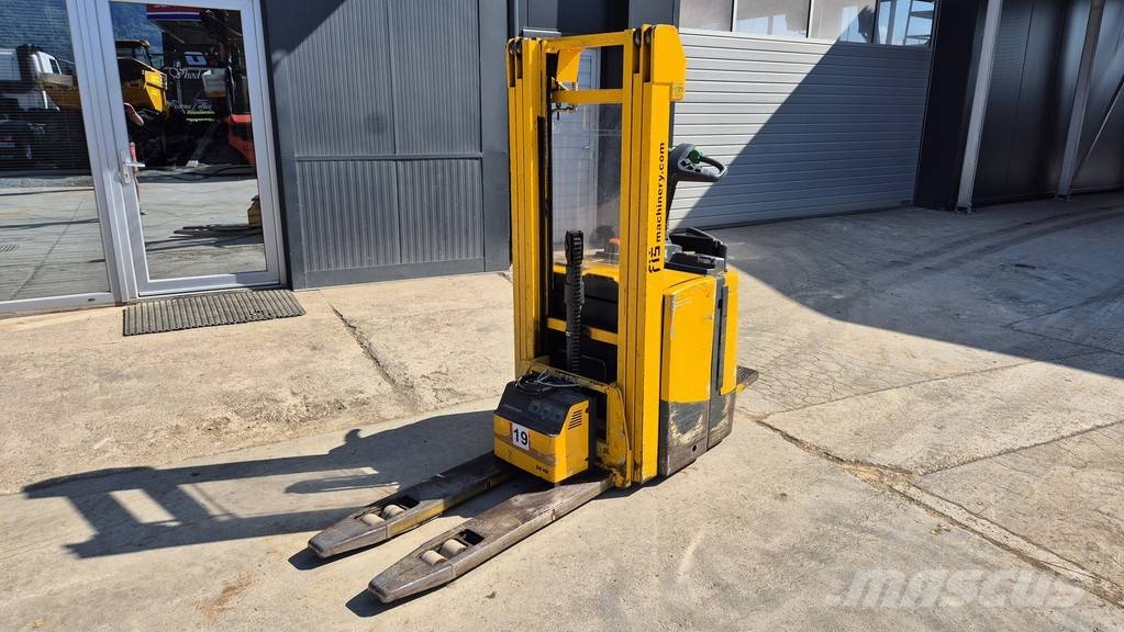 Jungheinrich EJC 214 - 2003 YEAR - 6155 HOURS - TRIPLEX Pedestrian stackers
