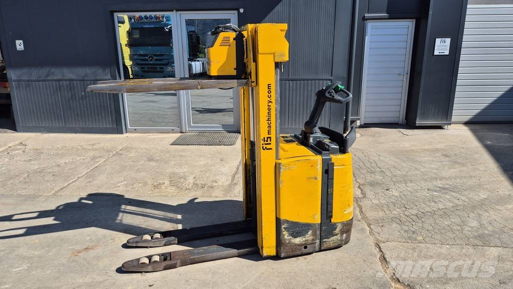 Jungheinrich EJC 214 - 2003 YEAR - 6155 HOURS - TRIPLEX Pedestrian stackers