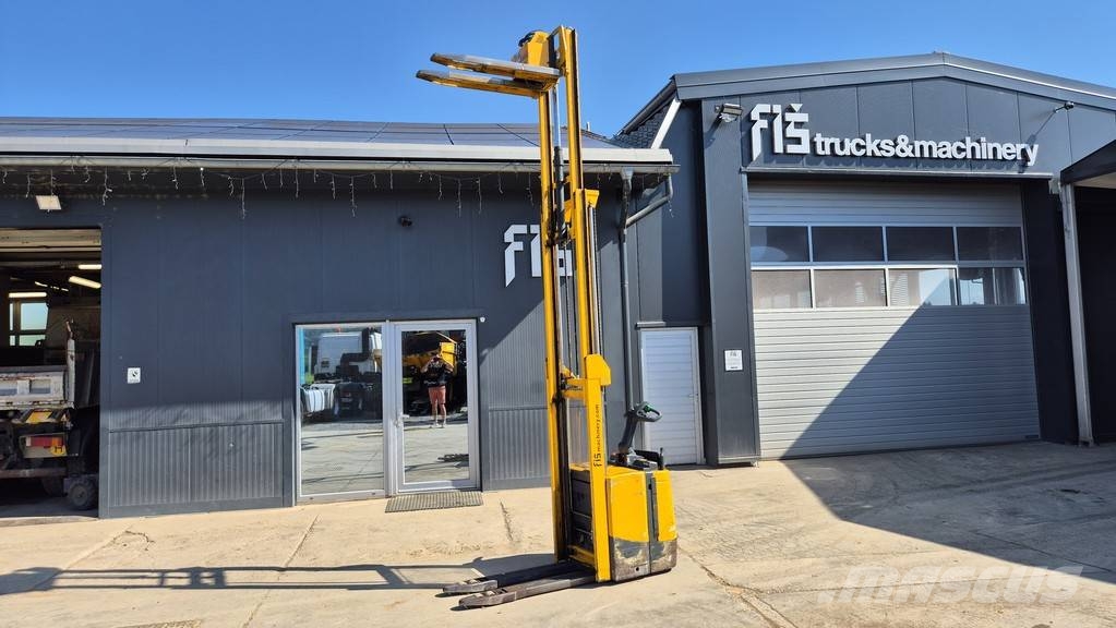 Jungheinrich EJC 214 - 2003 YEAR - 6155 HOURS - TRIPLEX Pedestrian stackers