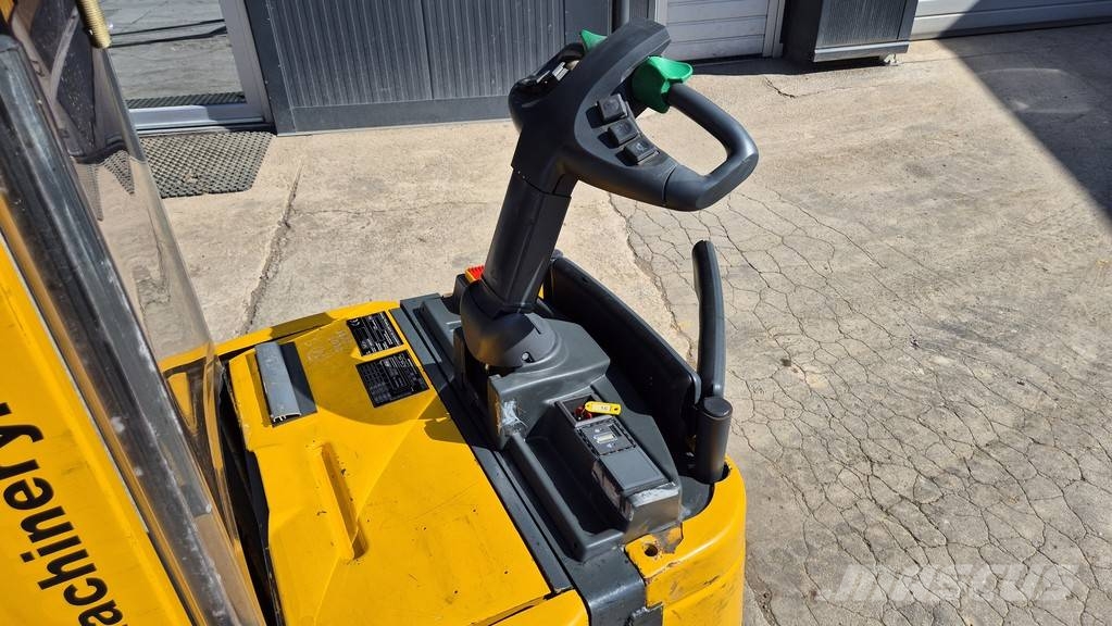 Jungheinrich EJC 214 - 2003 YEAR - 6155 HOURS - TRIPLEX Pedestrian stackers