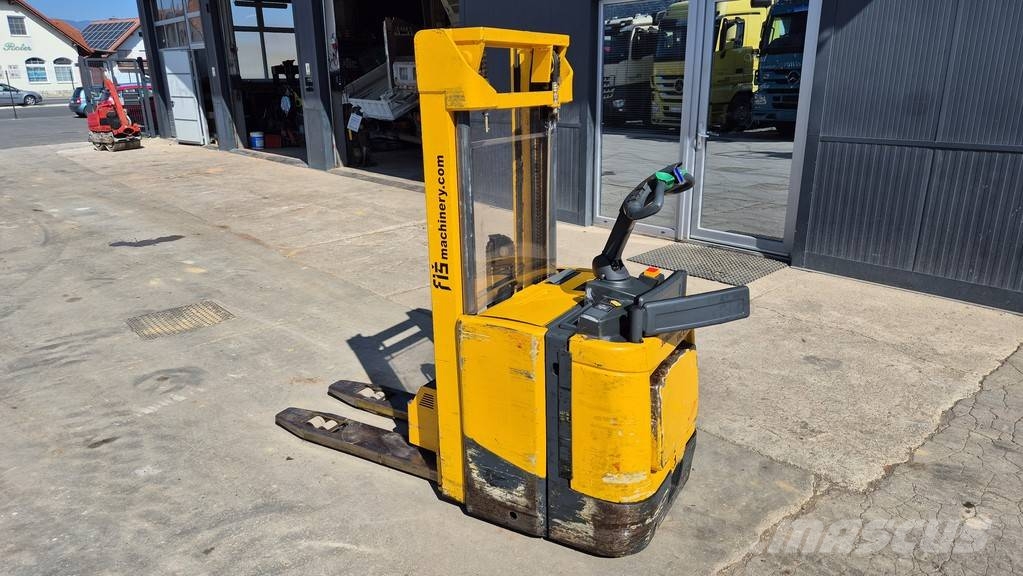 Jungheinrich EJC 214 - 2003 YEAR - 6155 HOURS - TRIPLEX Pedestrian stackers