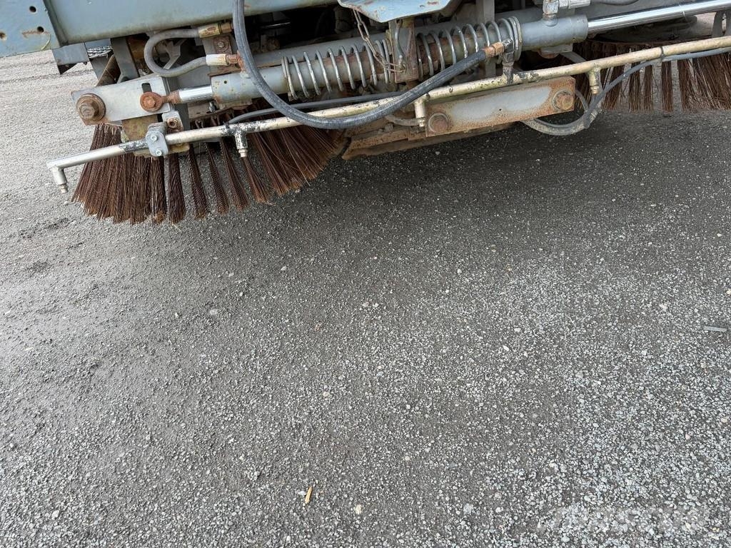 Ravo 530 NL machine! Sweeper trucks