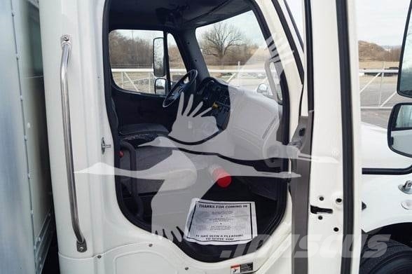 Freightliner BUSINESS CLASS M2 106 Sunkvežimiai su dengtu kėbulu
