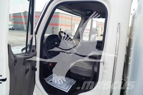 Freightliner BUSINESS CLASS M2 106 Sunkvežimiai su dengtu kėbulu