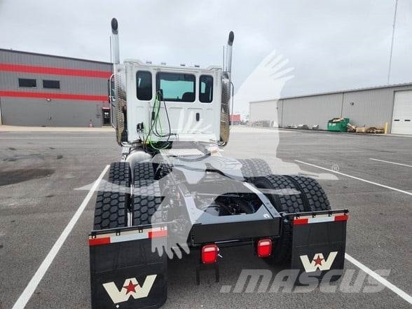 Western Star 49X Vetopöytäautot