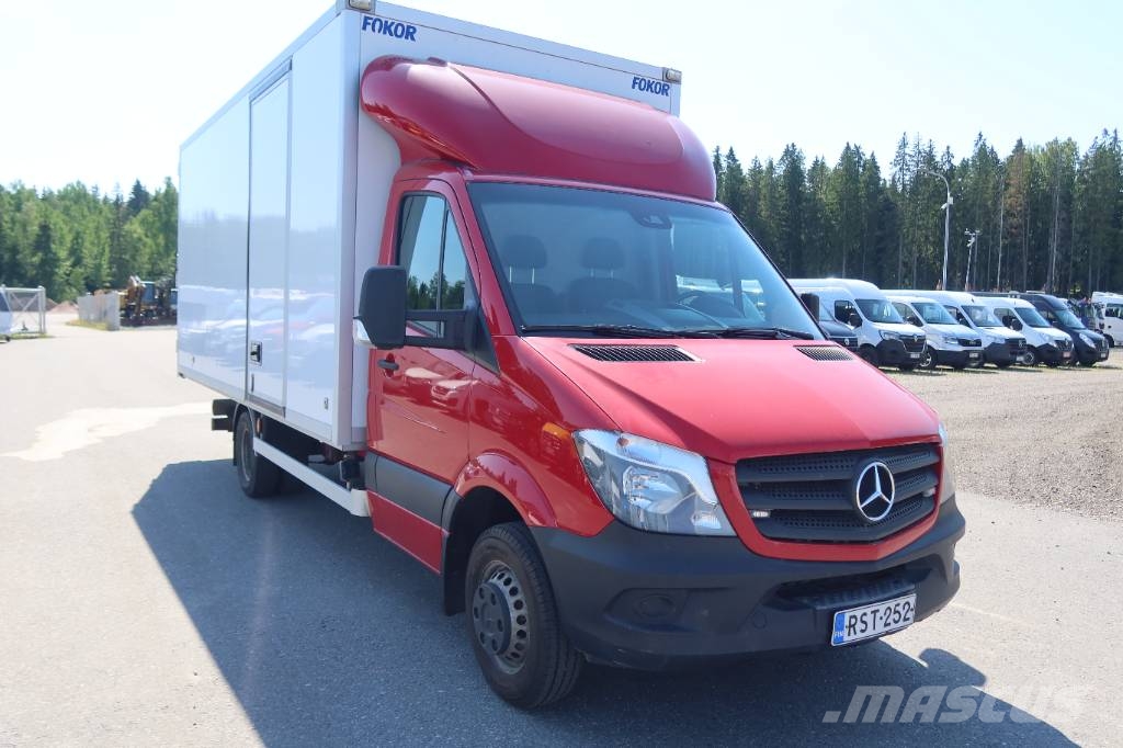 Mercedes-Benz Sprinter 519 CDI Autom Camiones con caja de remolque
