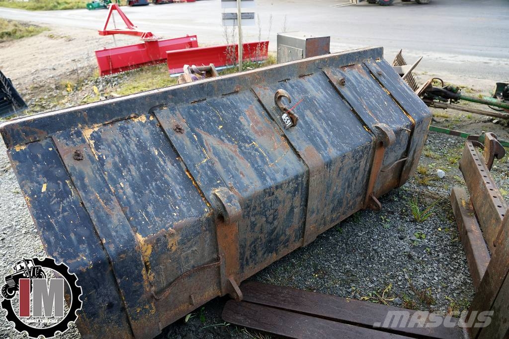 SKOPA UNIVERSALSKOPA 2200 MM LILLA BM FÄSTE Cits iekraušanas un rakšanas aprīkojums