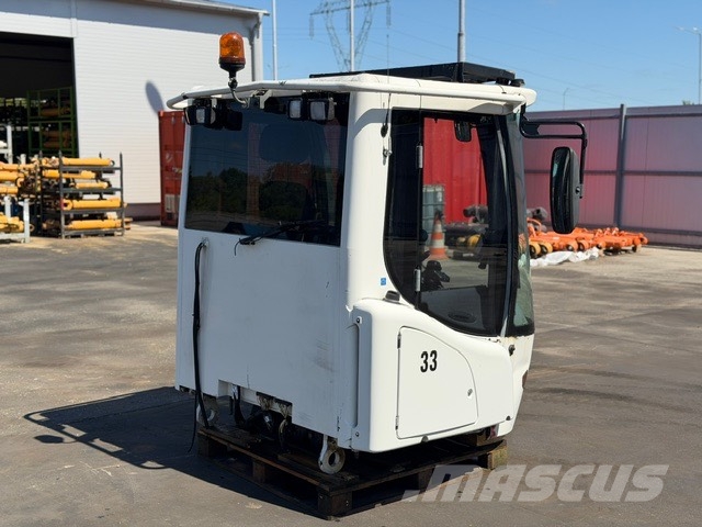 Liebherr L 580 USED CAB Cabine en interieur