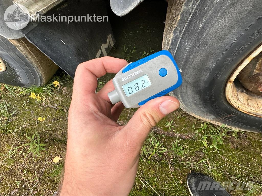 Ekeri L-3 Noslēgtās piekabes