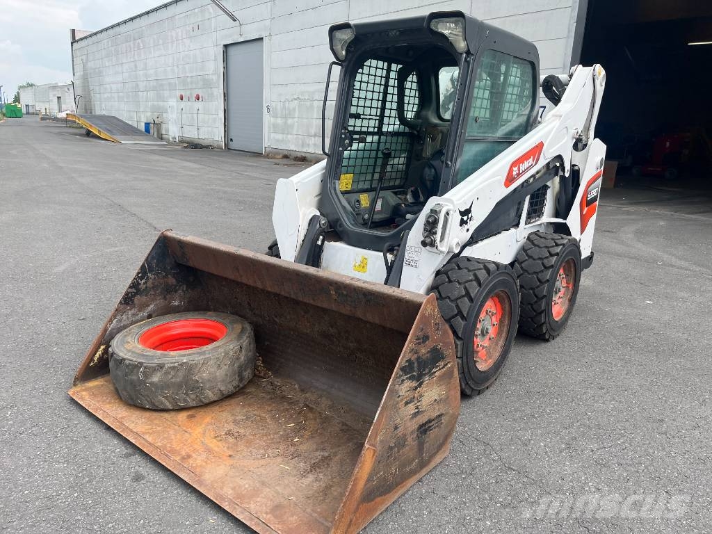 Bobcat S 590 لوادر انزلاقية التوجيه