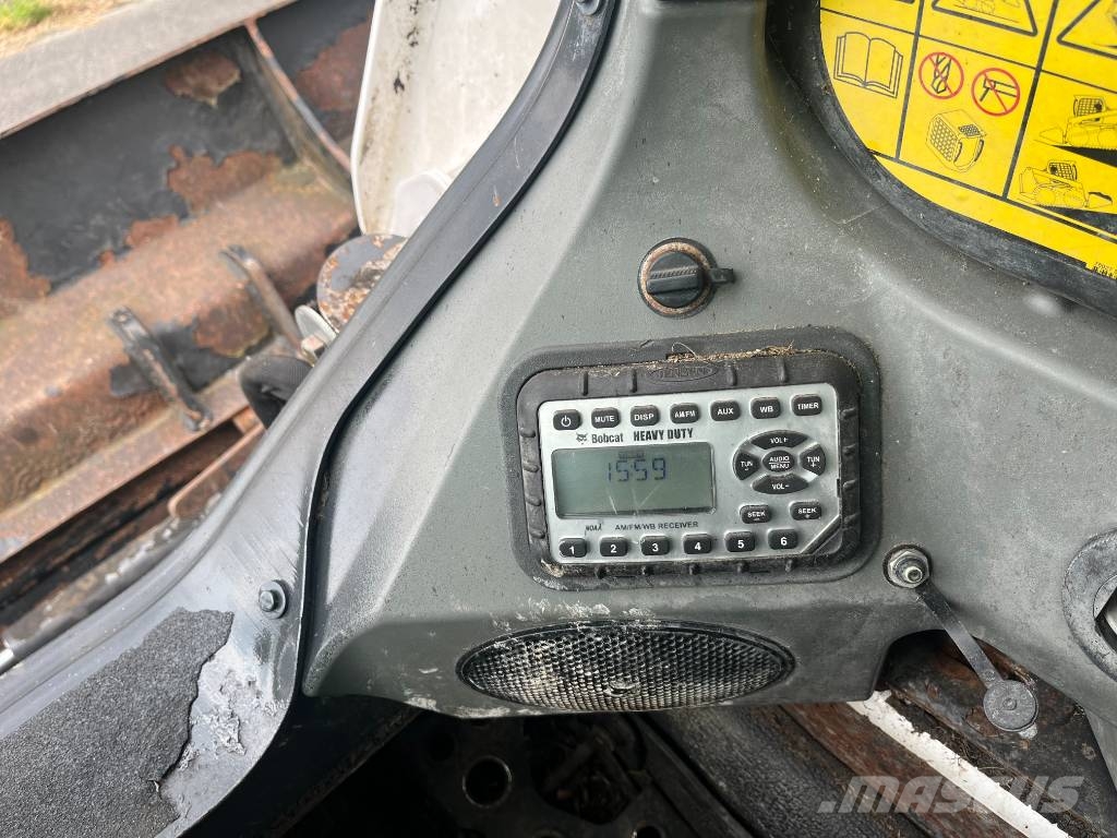 Bobcat S 590 لوادر انزلاقية التوجيه