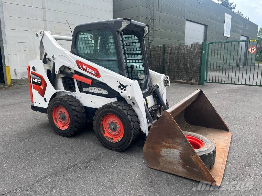 Bobcat S 590 لوادر انزلاقية التوجيه