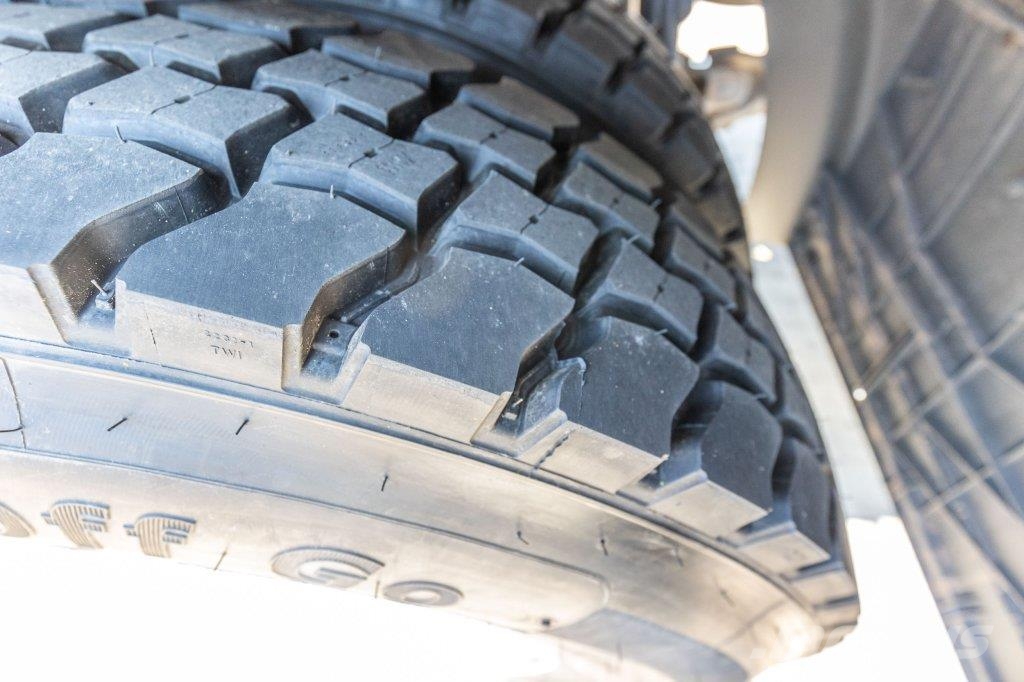 MAN TGS 33.470 BBS-6x6 (motor new 28.000 km) Sadulveokid