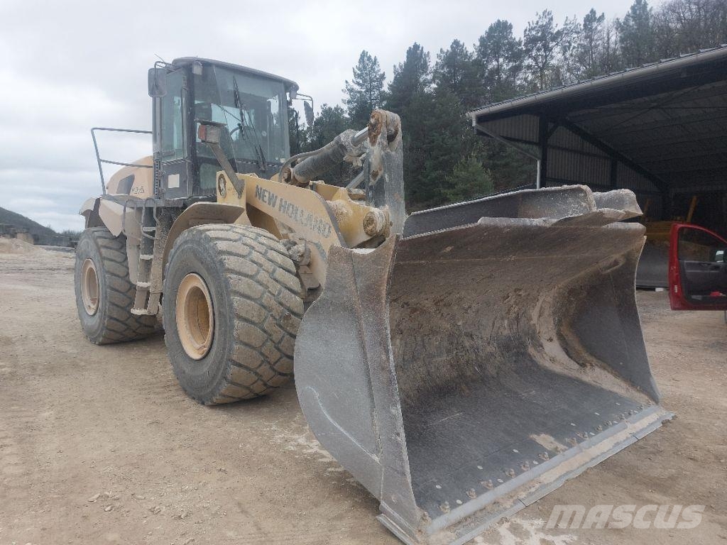 New Holland W 270 B Gumikerekes homlokrakodók