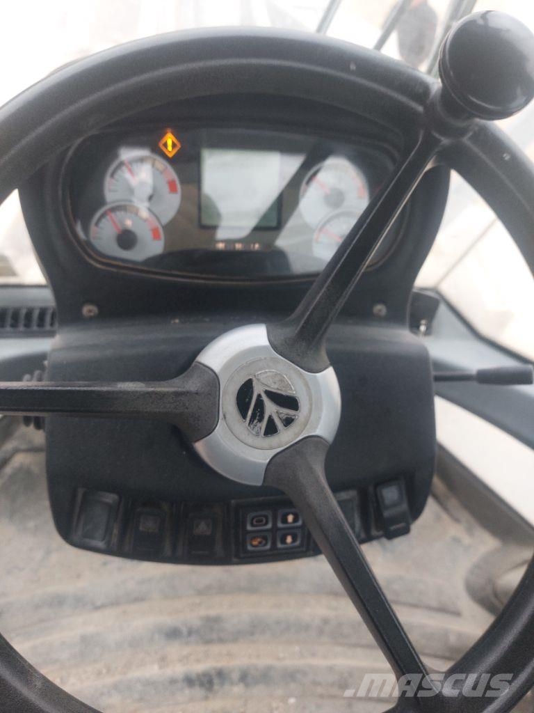 New Holland W 270 B Gumikerekes homlokrakodók