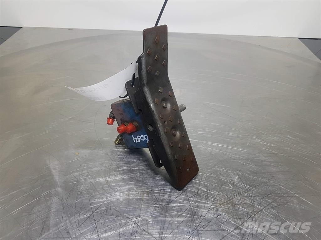 Komatsu PW75/95(FAI)-Rexroth 2TH6RB06-10/M01-Pedal Kabin