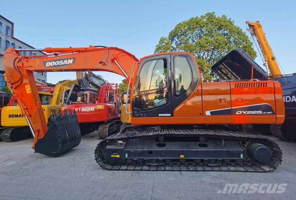 Doosan DX225LC-9C Beltegraver