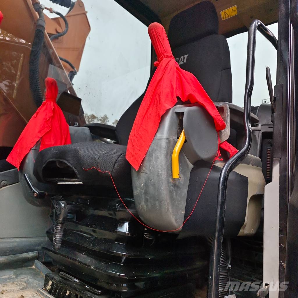CAT 320 D2 - 28th Anniversary Promotion Price Верижен екскаватор