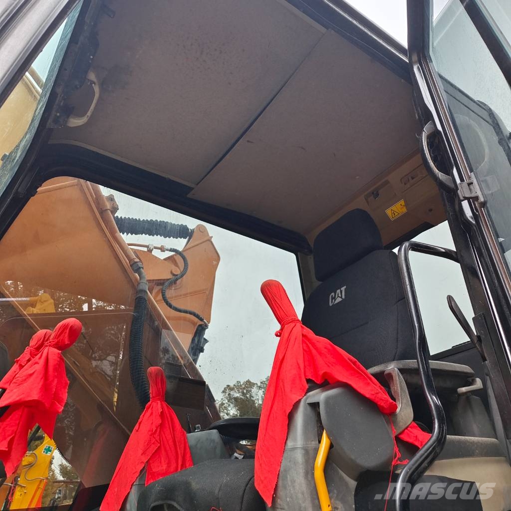 CAT 320 D2 - 28th Anniversary Promotion Price Верижен екскаватор