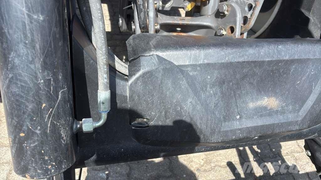 Valtra N134 0 Traktori