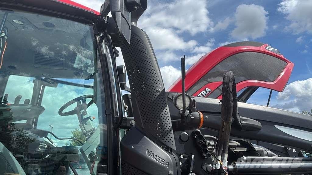 Valtra N134 0 Traktori