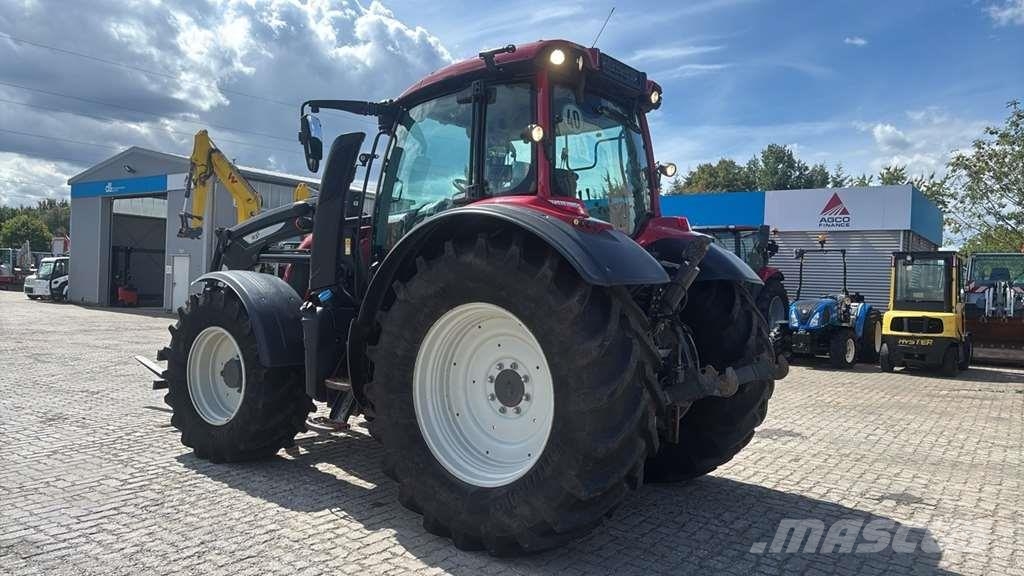 Valtra N134 0 Traktori