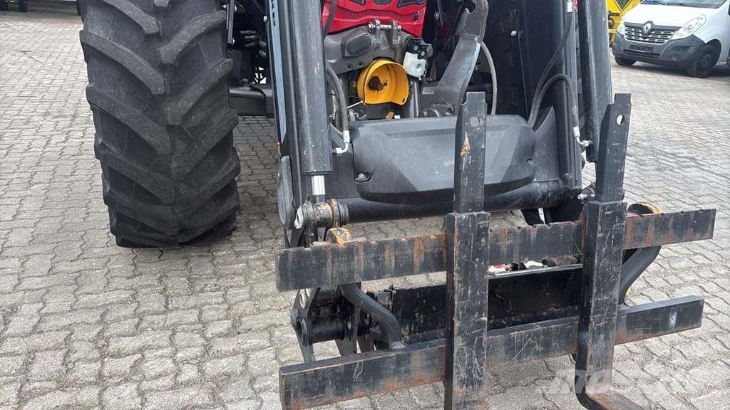 Valtra N134 0 Traktori