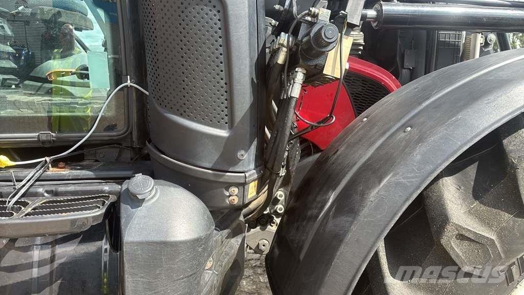 Valtra N134 0 Traktori