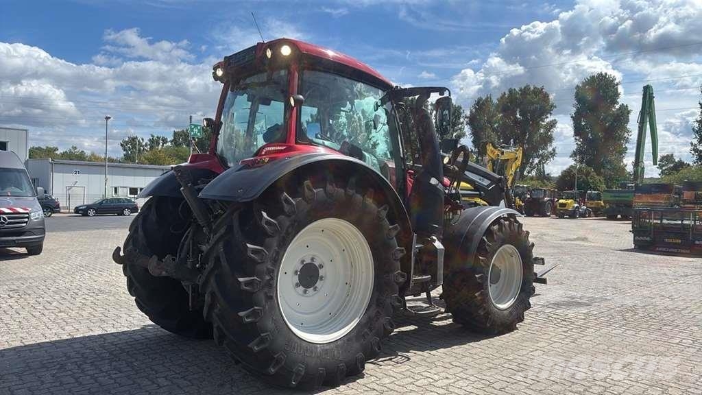 Valtra N134 0 Traktori