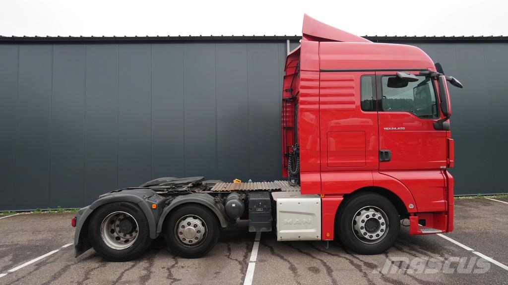MAN TGX 24.420 6x2 651.800km Sadulveokid