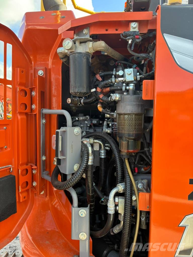 Hitachi ZX 135 US-7 Paletli ekskavatörler