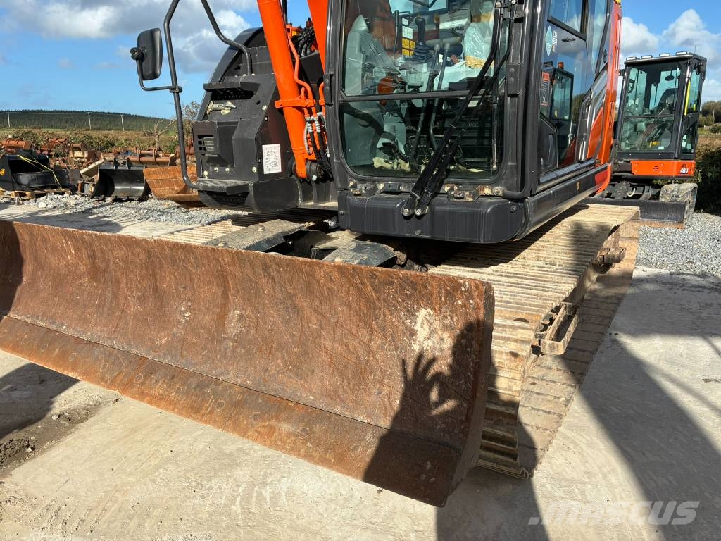 Hitachi ZX 135 US-7 Paletli ekskavatörler