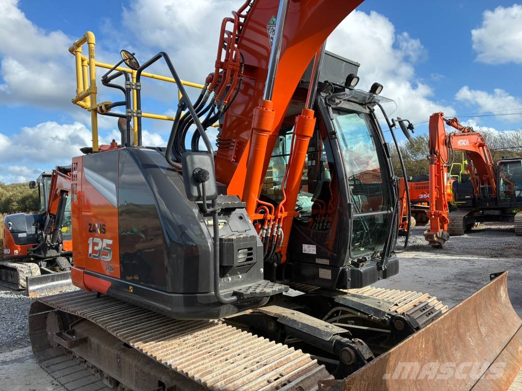 Hitachi ZX 135 US-7 Paletli ekskavatörler