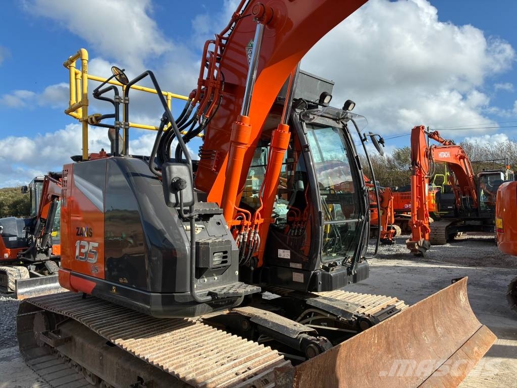 Hitachi ZX 135 US-7 Paletli ekskavatörler