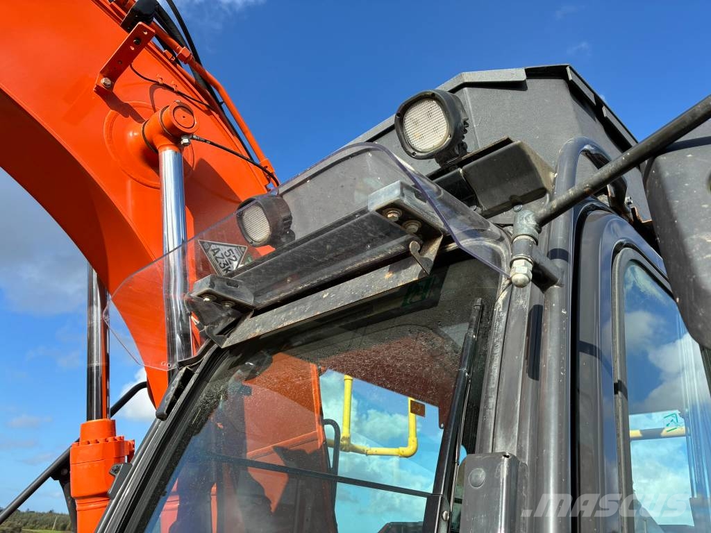 Hitachi ZX 135 US-7 Paletli ekskavatörler