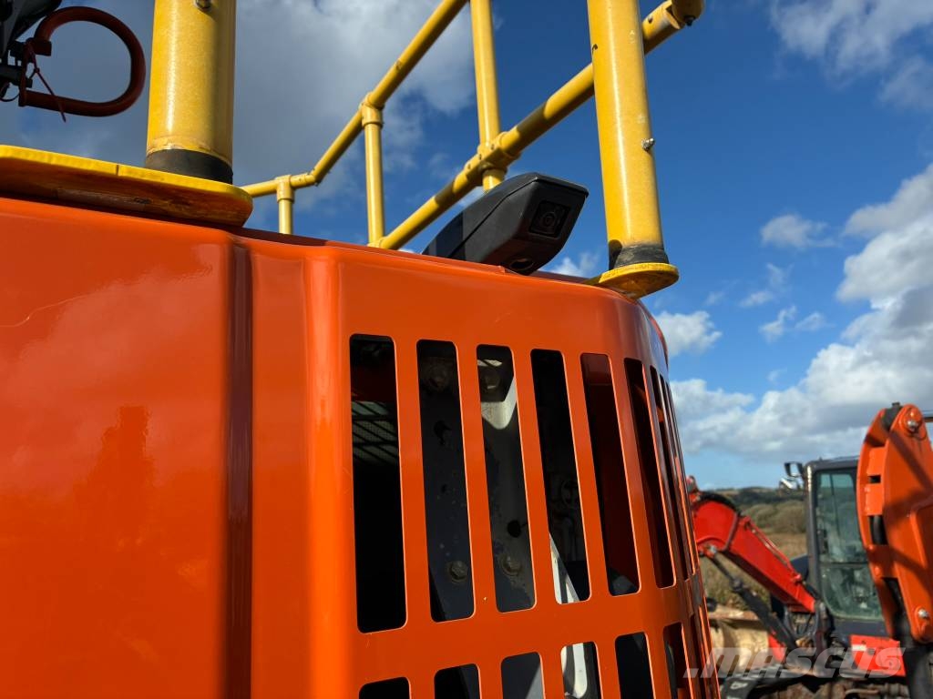 Hitachi ZX 135 US-7 Paletli ekskavatörler