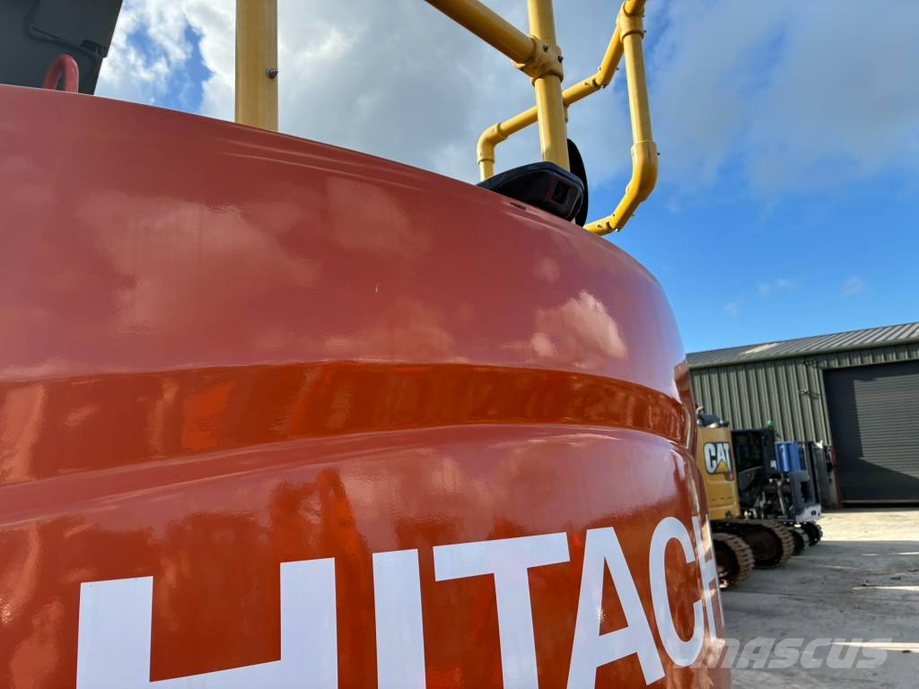 Hitachi ZX 135 US-7 Paletli ekskavatörler