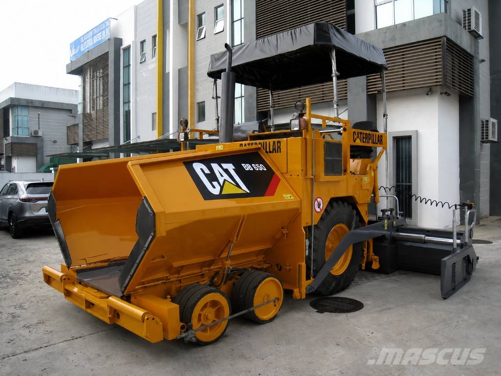CAT BB 650 Finisseur
