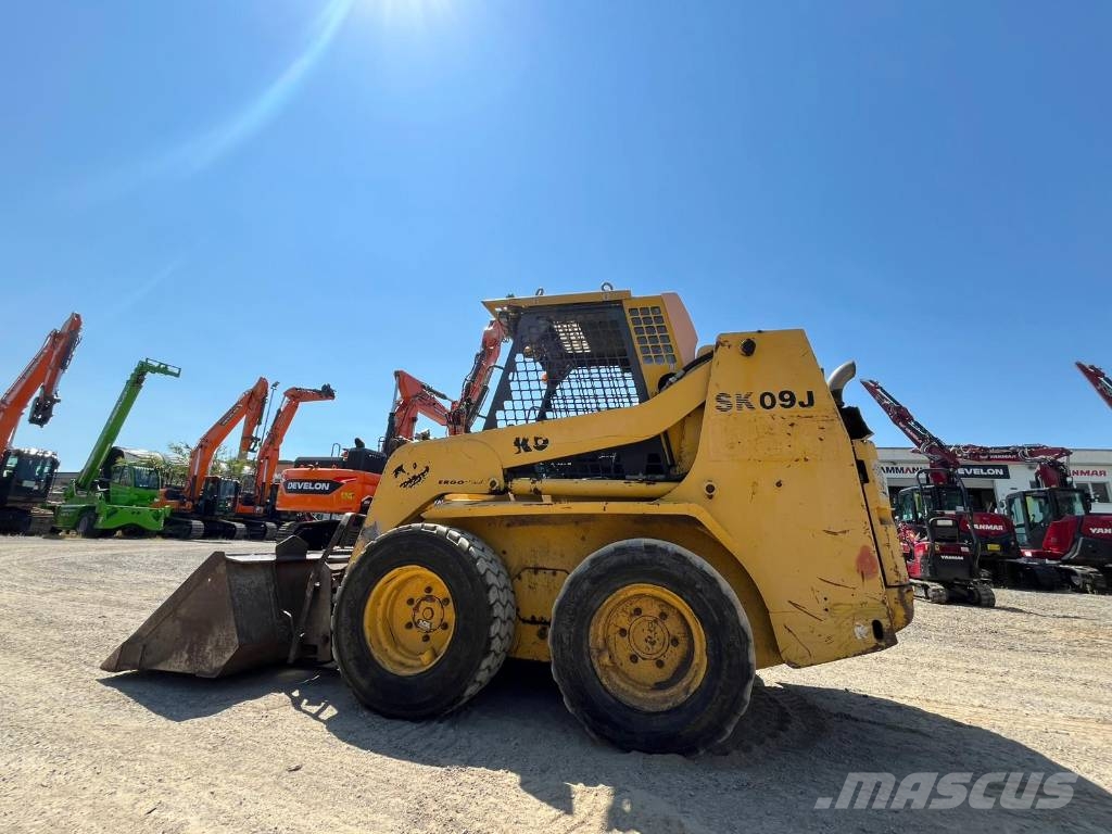 Komatsu SK 09 J Minicargadoras