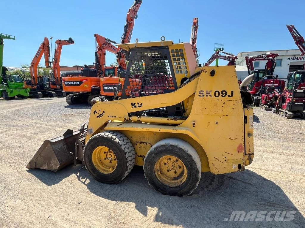 Komatsu SK 09 J Minicargadoras