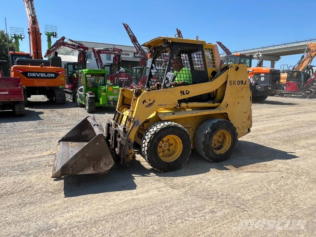 Komatsu SK 09 J Minicargadoras