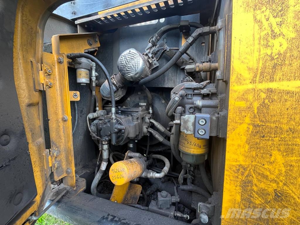 JCB JS 145 LC Roomikekskavaatorid