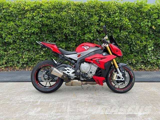 Ducati Monster 1200S Telakaivukoneet
