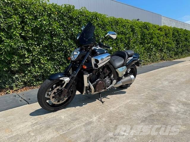 Ducati Monster 1200S Telakaivukoneet