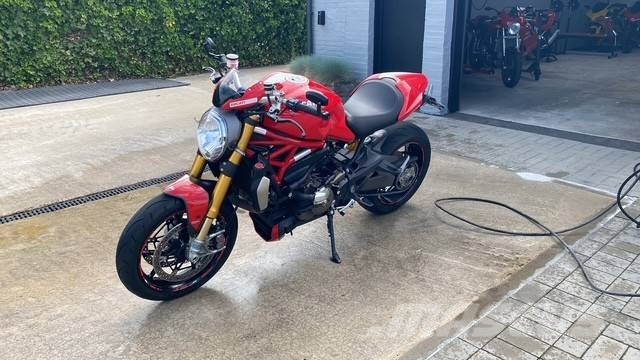 Ducati Monster 1200S Telakaivukoneet